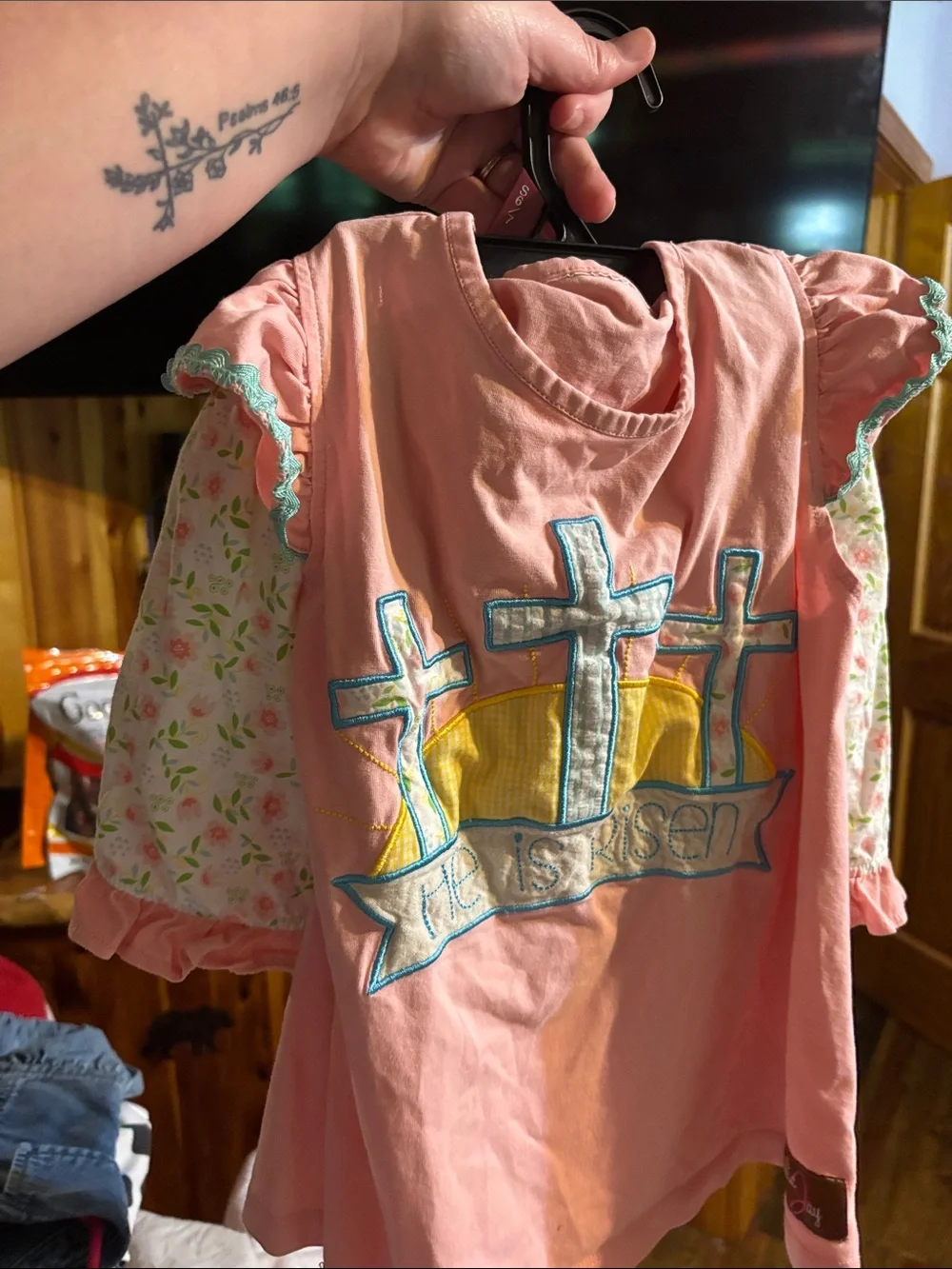 Girls Pink Short-Sleeve 'He Is Risen' Embroidered Tee